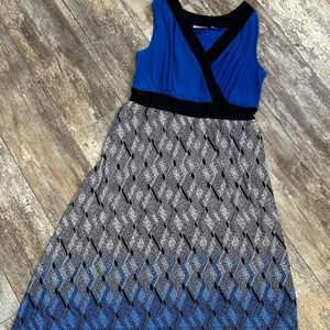 Avenue Sleeveless V-Neck Blue Pattern Dress Size 14/16